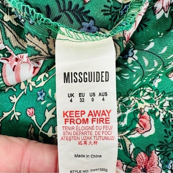 Missguided - Green Floral - Bell Sleeve- Off Shoulder Crop Top -Size 0 - Picture 8 of 8